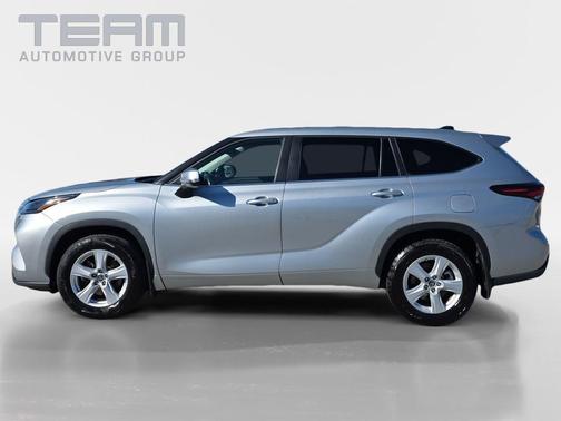 Celestial Silver Metallic 2024 Toyota Highlander LE