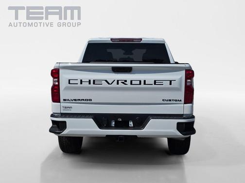 Summit White 2026 Chevrolet Silverado 1500 Custom
