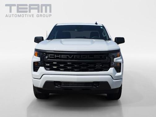 Summit White 2026 Chevrolet Silverado 1500 Custom