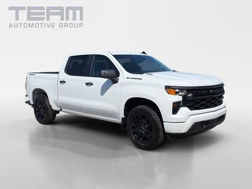 Summit White 2026 Chevrolet Silverado 1500 Custom