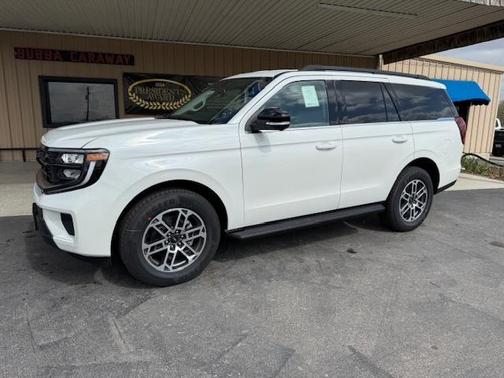 Star White 2026 Ford Expedition Active