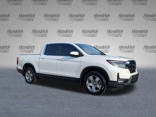 Platinum White Pearl 2026 Honda Ridgeline