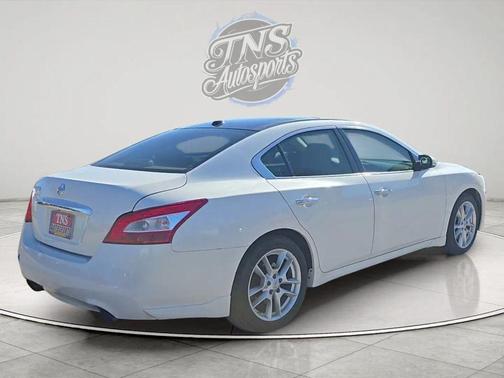 2010 Nissan Maxima SV