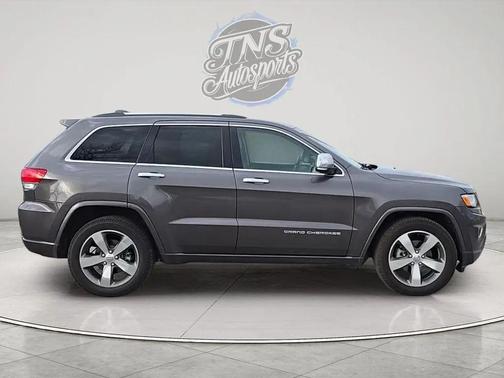 Granite Crystal Metallic Clearcoat 2015 Jeep Grand Cherokee Overland