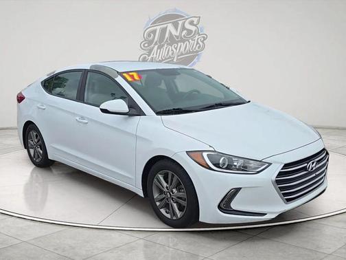 Quartz White Pearl 2017 Hyundai ELANTRA SE