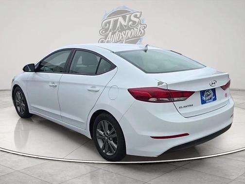 Quartz White Pearl 2017 Hyundai ELANTRA SE