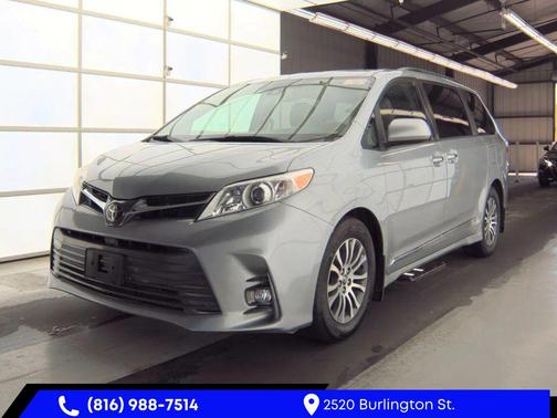 2018 Toyota Sienna XLE