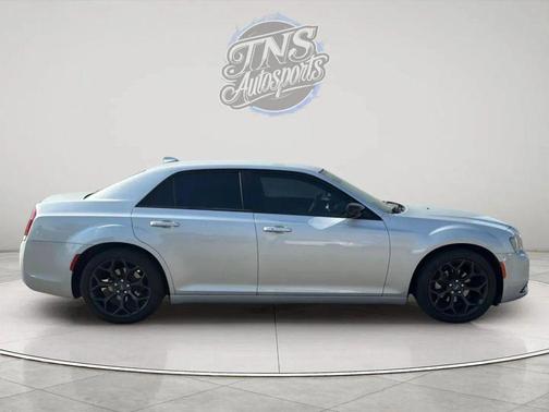 2019 Chrysler 300 Touring