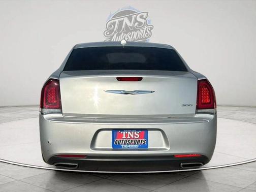 2019 Chrysler 300 Touring
