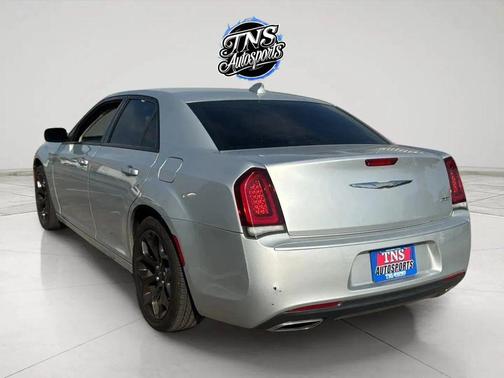 2019 Chrysler 300 Touring