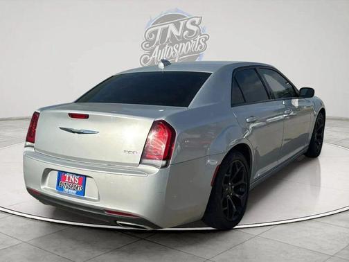 2019 Chrysler 300 Touring
