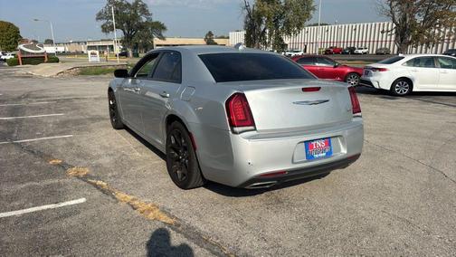 2019 Chrysler 300 Touring