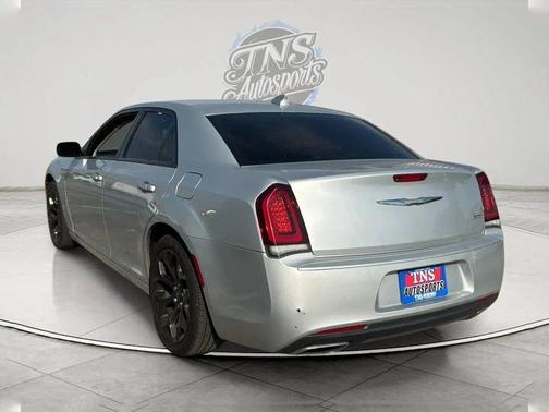 2019 Chrysler 300 Touring