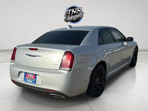 2019 Chrysler 300 Touring