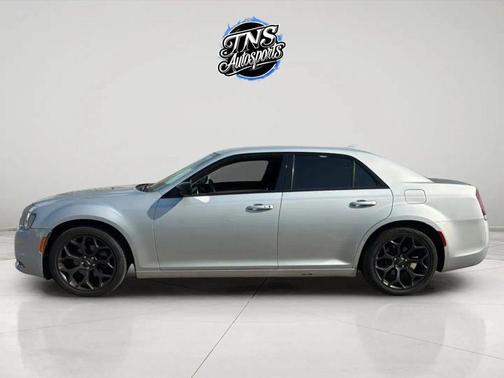 2019 Chrysler 300 Touring