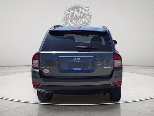 Granite Crystal Metallic Clearcoat 2016 Jeep Compass Latitude