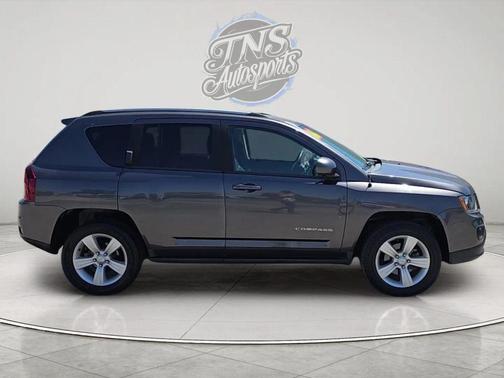 Granite Crystal Metallic Clearcoat 2016 Jeep Compass Latitude