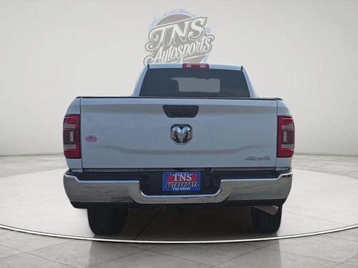 Bright White Clearcoat 2019 RAM 2500 Tradesman Crew Cab 4x4 8' Box