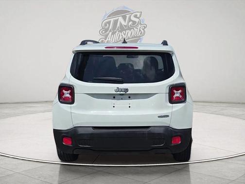 Alpine White 2016 Jeep Renegade Latitude
