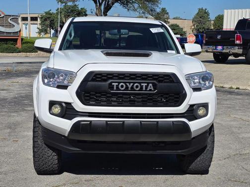 2017 Toyota Tacoma SR5