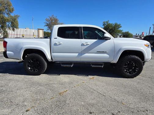 2017 Toyota Tacoma SR5