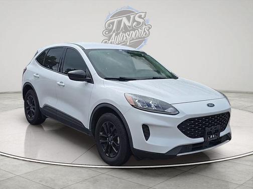 Oxford White 2020 Ford Escape SE
