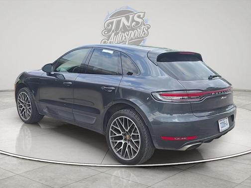 Volcano Grey Metallic 2019 Porsche Macan Macan