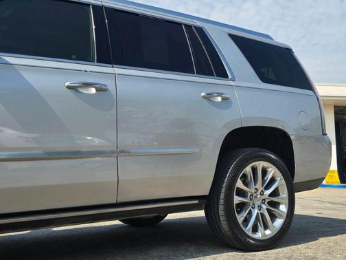 2017 Cadillac Escalade Premium Luxury