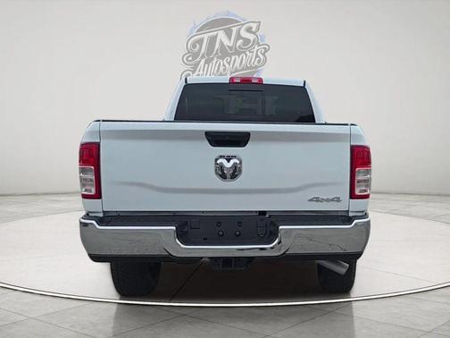 Bright White Clearcoat 2022 RAM 2500 Tradesman Crew Cab 4x4 8' Box