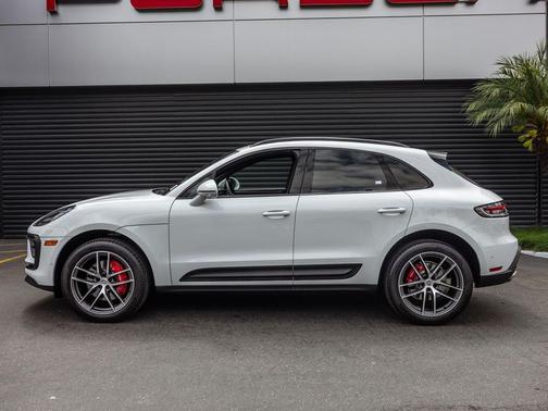 Carrara White Metallic 2023 Porsche Macan Macan