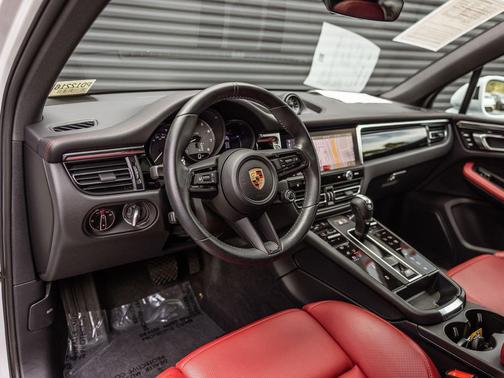 Carrara White Metallic 2023 Porsche Macan Macan