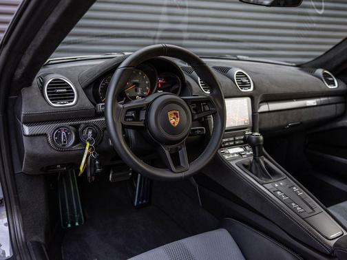 2023 Porsche 718 Cayman GT4 RS