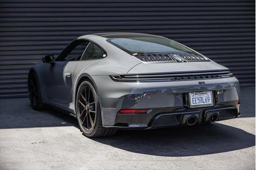 2025 Porsche 911 Carrera GTS