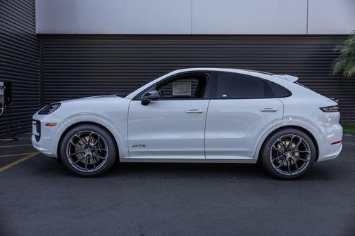 2026 Porsche Cayenne GTS