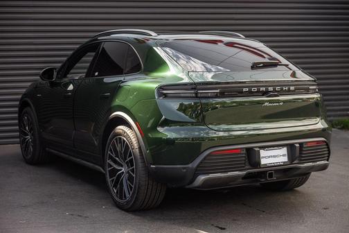 2025 Porsche Macan 4