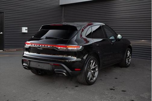 2022 Porsche Macan AWD