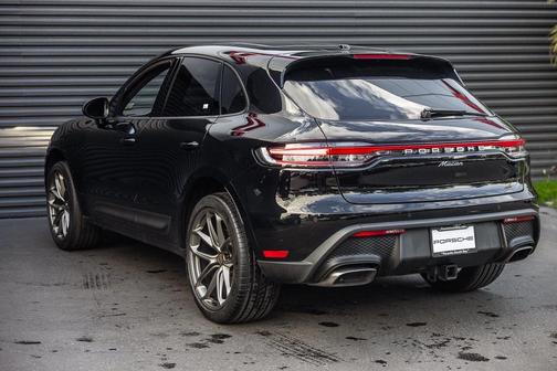 2022 Porsche Macan AWD
