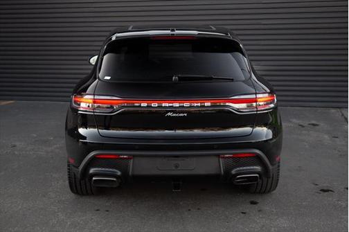 2022 Porsche Macan AWD