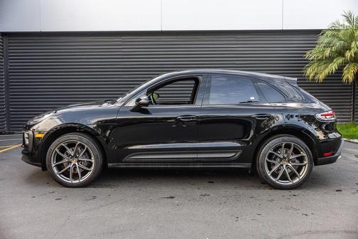 2022 Porsche Macan AWD