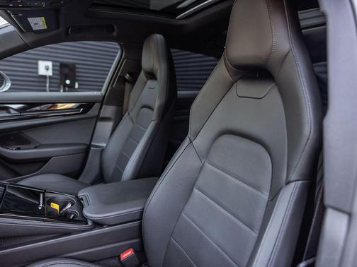 Chalk 2024 Porsche Panamera