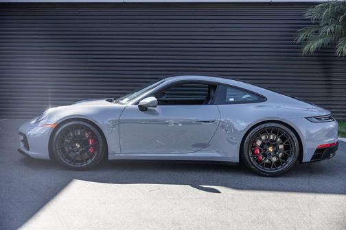 2024 Porsche 911 Carrera GTS