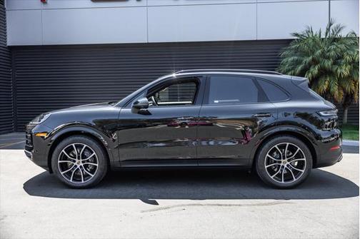 2025 Porsche Cayenne Base