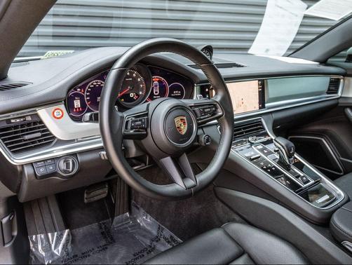 Chalk 2023 Porsche Panamera 4