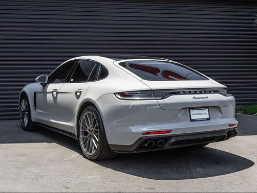 Chalk 2023 Porsche Panamera 4