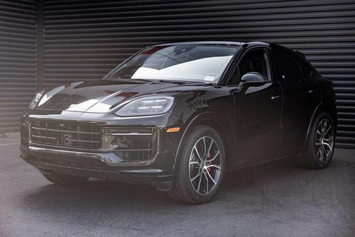 2025 Porsche Cayenne GTS