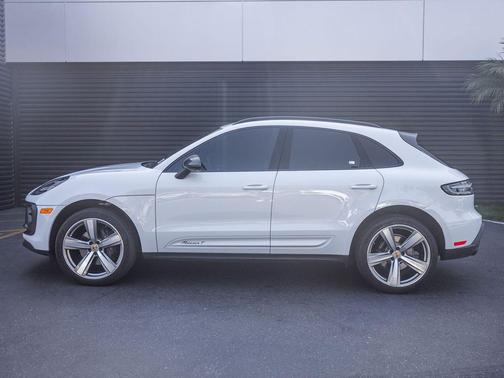Carrara White Metallic 2024 Porsche Macan Macan