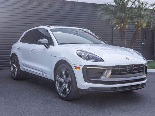Carrara White Metallic 2024 Porsche Macan Macan