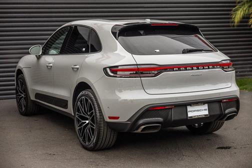 2024 Porsche Macan Base (PDK)