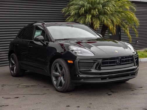 2026 Porsche Macan 