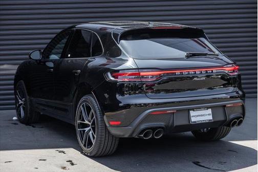 2025 Porsche Macan Base
